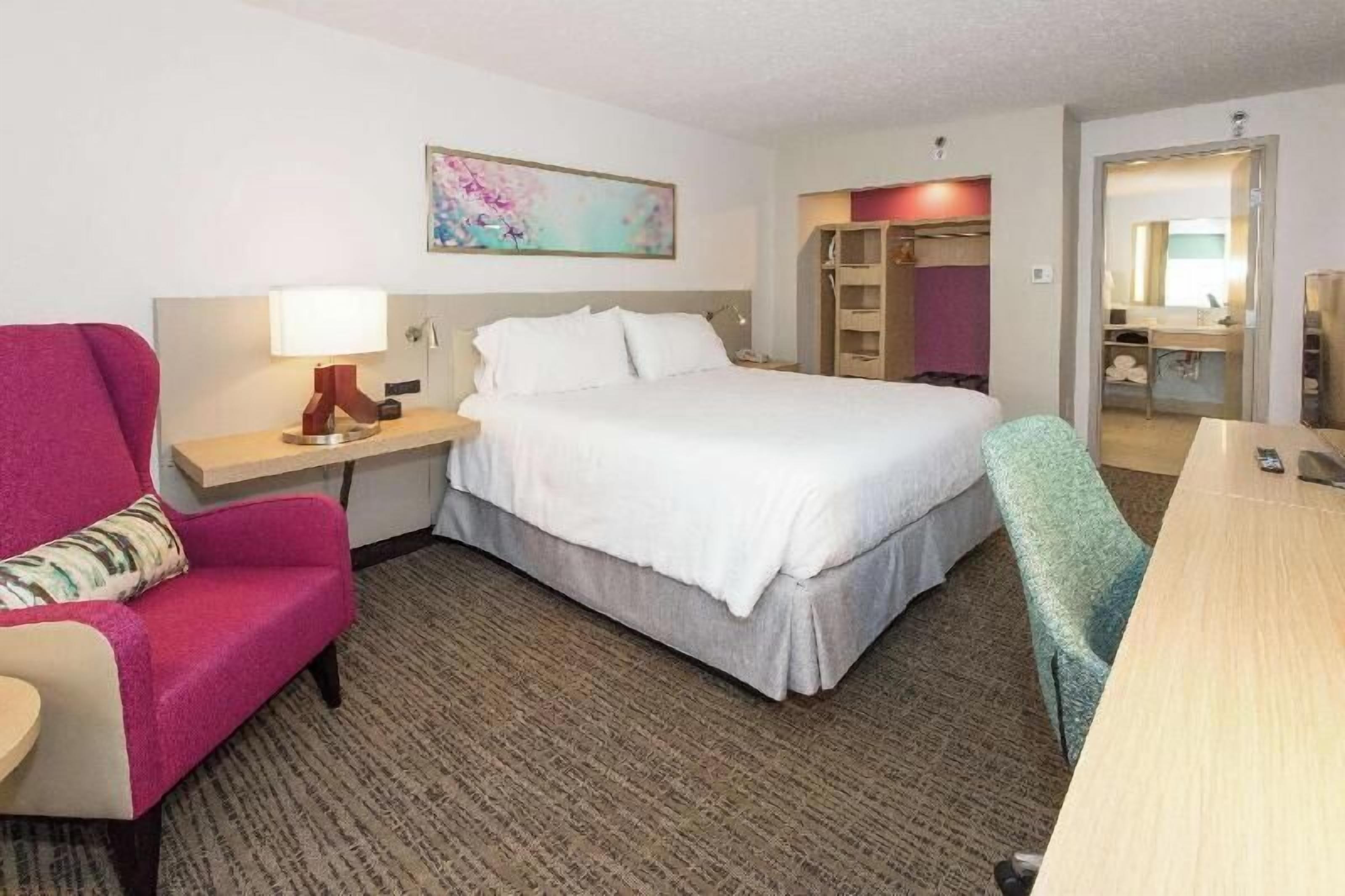 Hypo-allergenic bedding, in-room safe, desk, blackout drapes