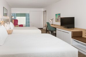 Hypo-allergenic bedding, in-room safe, desk, blackout curtains - Hilton Garden Inn St. Augustine Beach (St. Augustine)
