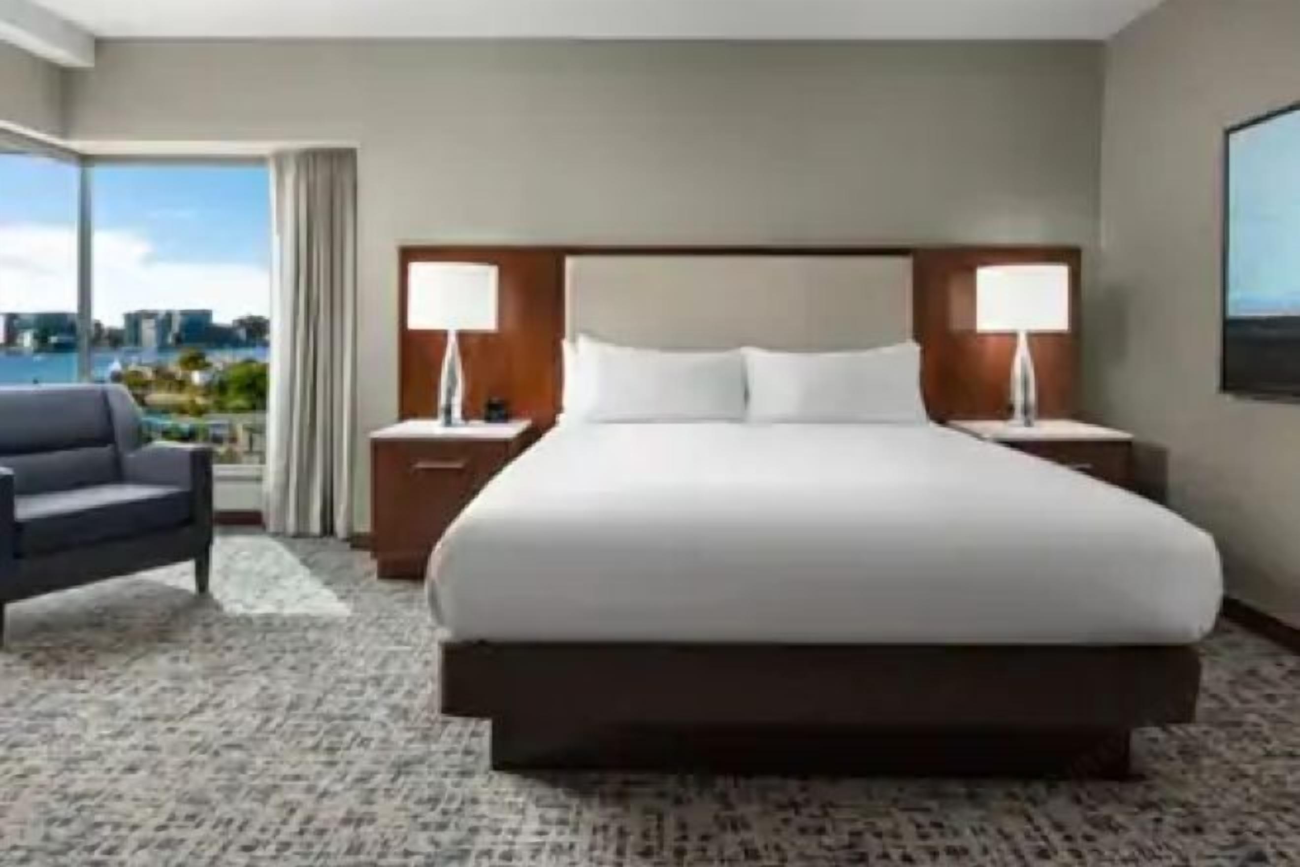 Allergikerbettwaren, Zimmersafe, Schreibtisch