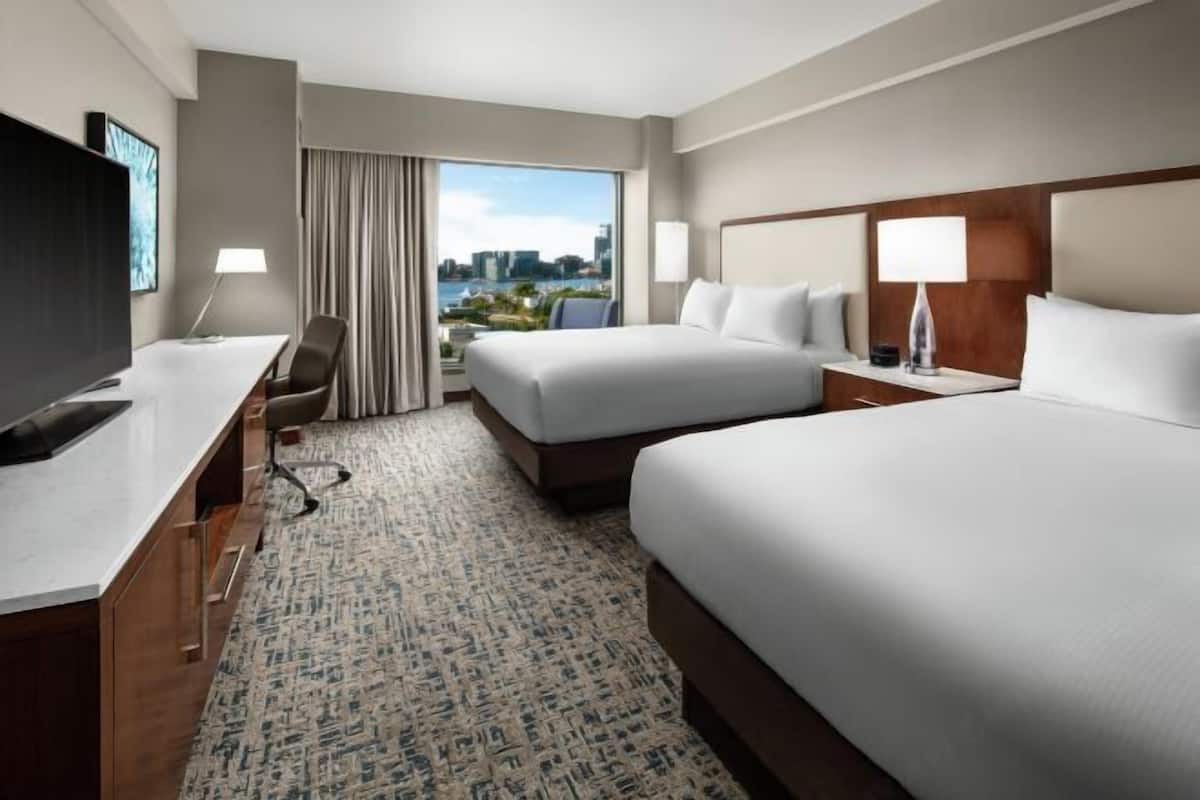 Hypo-allergenic bedding, in-room safe, desk, laptop workspace