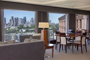 Executive Room, 1 King Bed, Accessible (Mobility & Hearing, Roll-in Shower)
