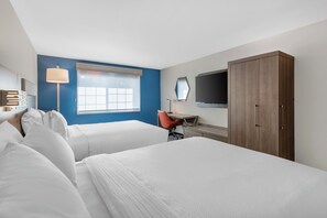 Pillowtop beds, in-room safe, desk, blackout drapes - Holiday Inn Express North Conway by IHG (North Conway)
