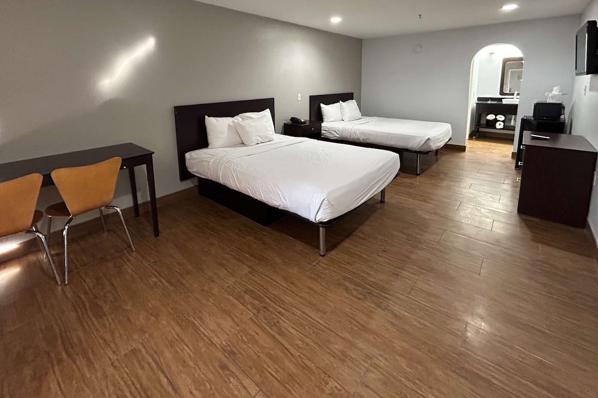 Escrivaninha, Wi-Fi de cortesia, roupa de cama, despertadores