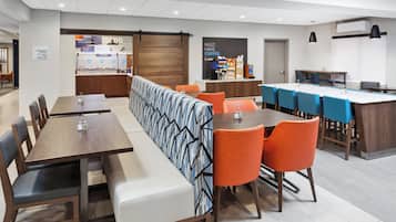 Café da manhã self-service grátis todos os dias