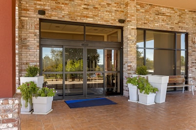 Holiday Inn Express Hotel & Suites Harrison by IHG