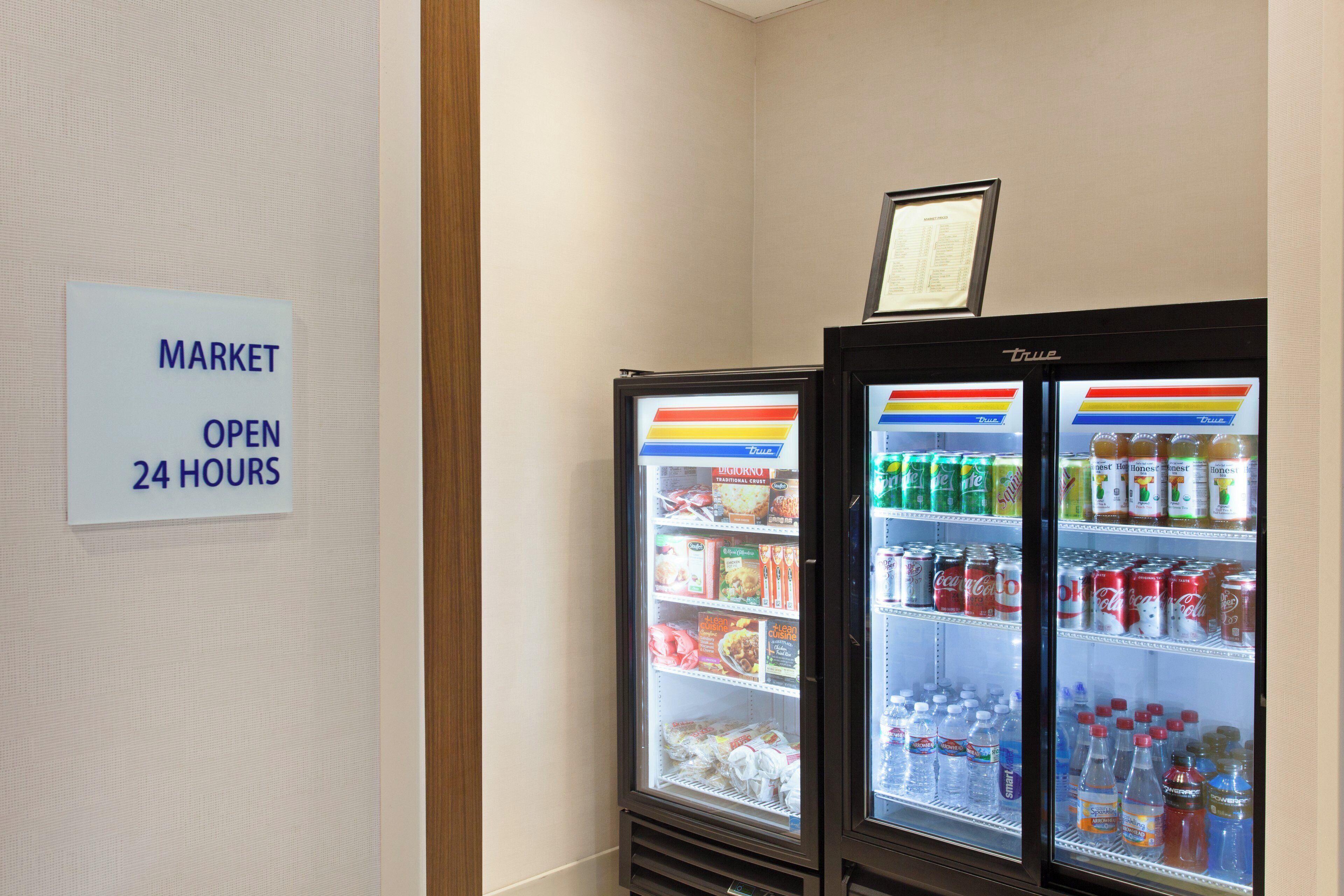Photo - Holiday Inn & Suites Oakland Airport, An Ihg Hotel