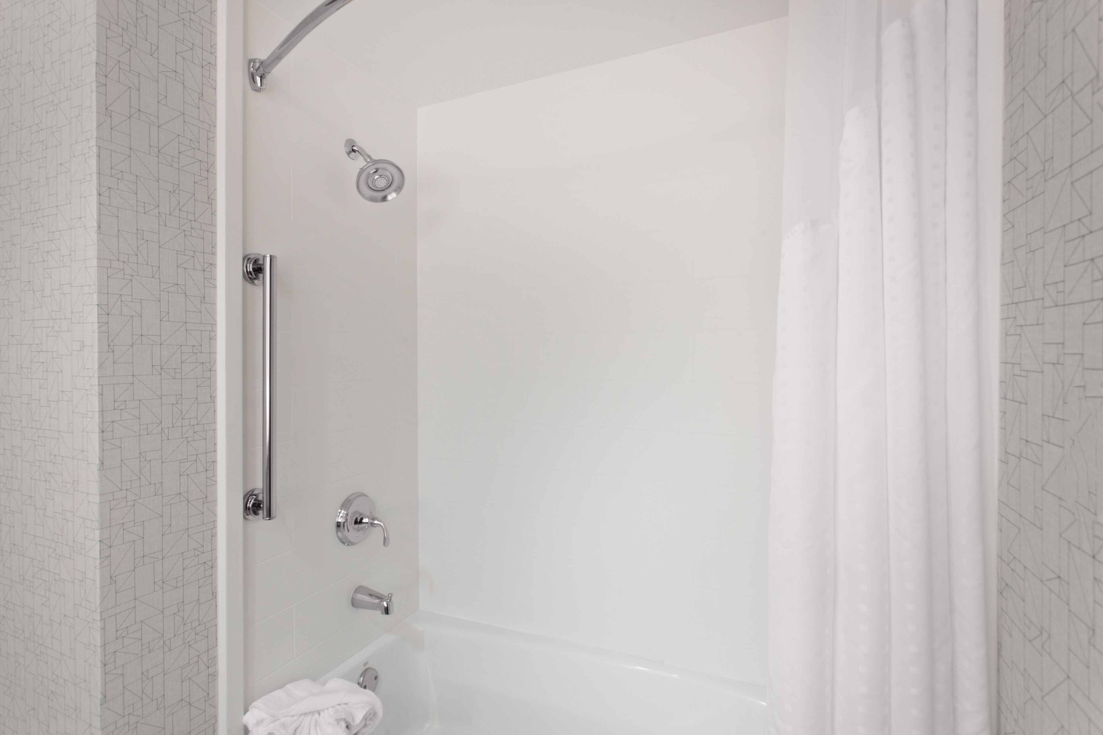 Photo - Holiday Inn & Suites Oakland Airport, An Ihg Hotel