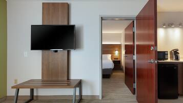 Suite, 1 habitación | Ropa de cama de alta calidad, camas con pillow-top y escritorio