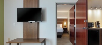 Holiday Inn Express & Suites Milton East I-10 by IHG