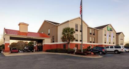 Holiday Inn Express & Suites Milton East I-10 by IHG