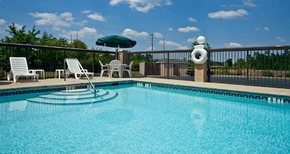 Holiday Inn Express & Suites Milton East I-10 by IHG