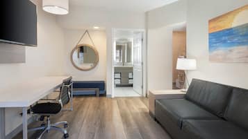 1 bedroom, in-room safe, desk, blackout drapes