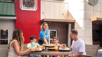 5 restaurants; breakfast, lunch, and dinner served