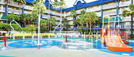 2 piscinas al aire libre, una piscina climatizada