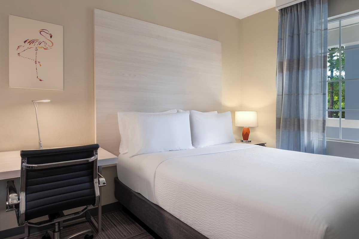 1 bedroom, in-room safe, desk, blackout curtains