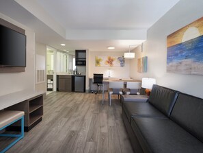 1 bedroom, in-room safe, desk, blackout curtains - Holiday Inn Resort Orlando Suites - Waterpark by IHG (Orlando)