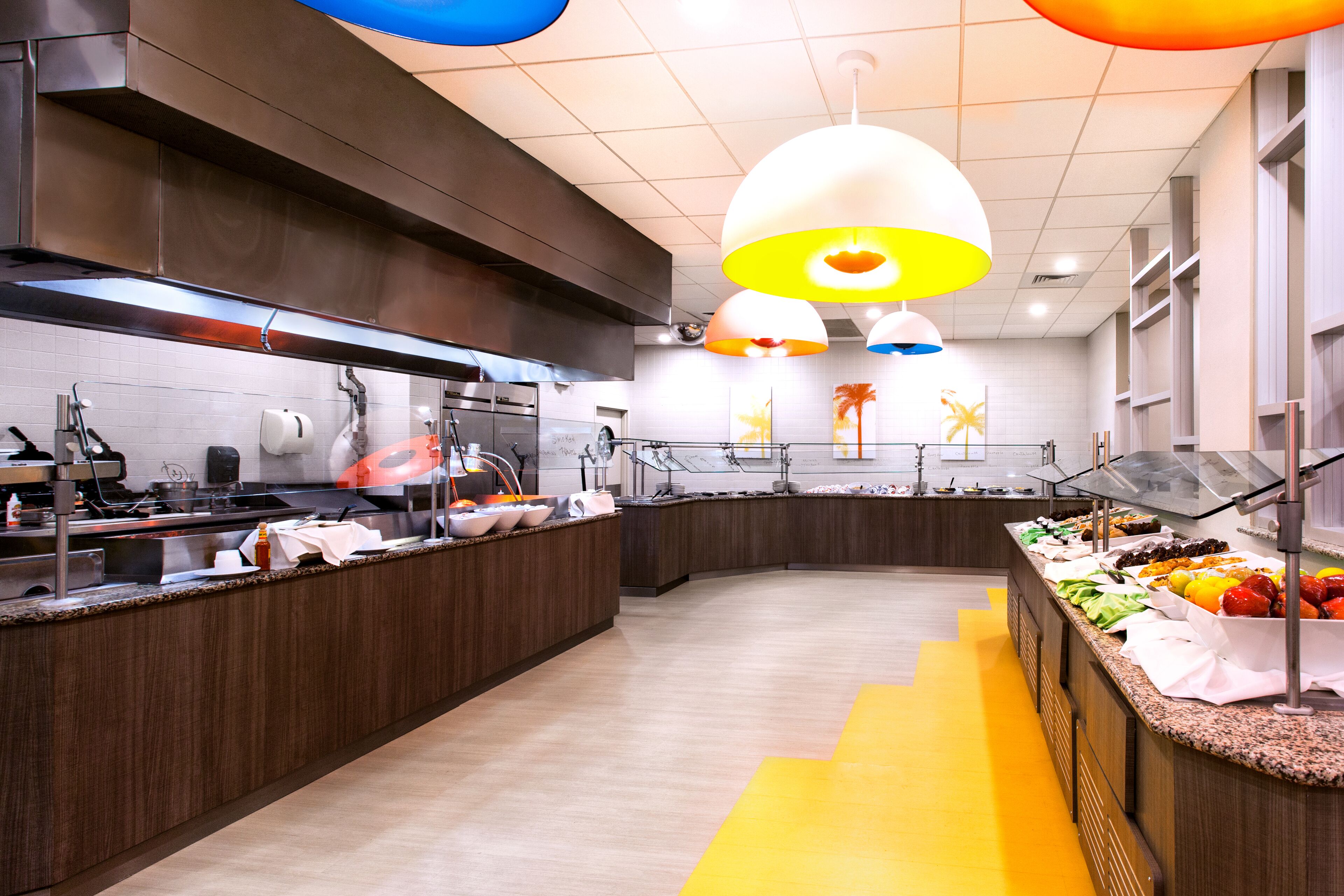 Petit déjeuner buffet (22.95 USD par personne)