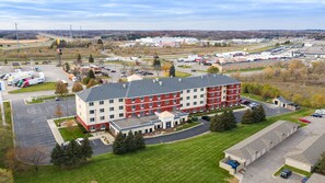 Exterior - Holiday Inn Express Hotel & Suites St. Cloud by IHG (St Cloud)