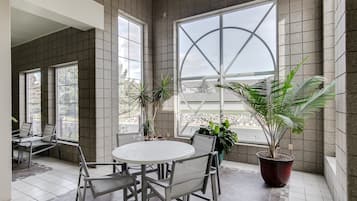 Indoor pool, sun loungers