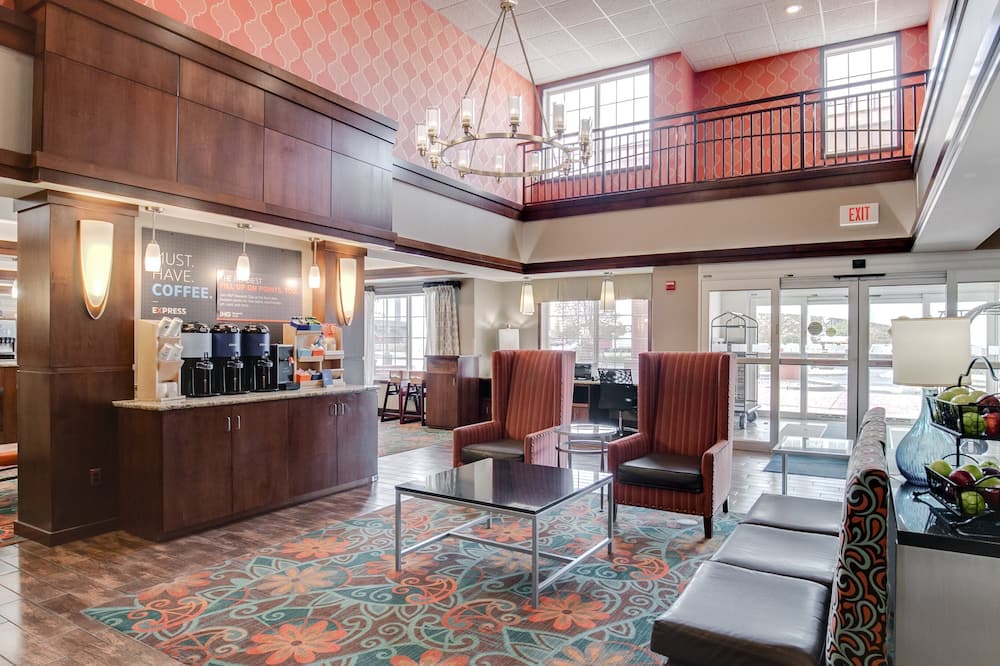 Holiday Inn Express Hotel & Suites St. Cloud by IHG