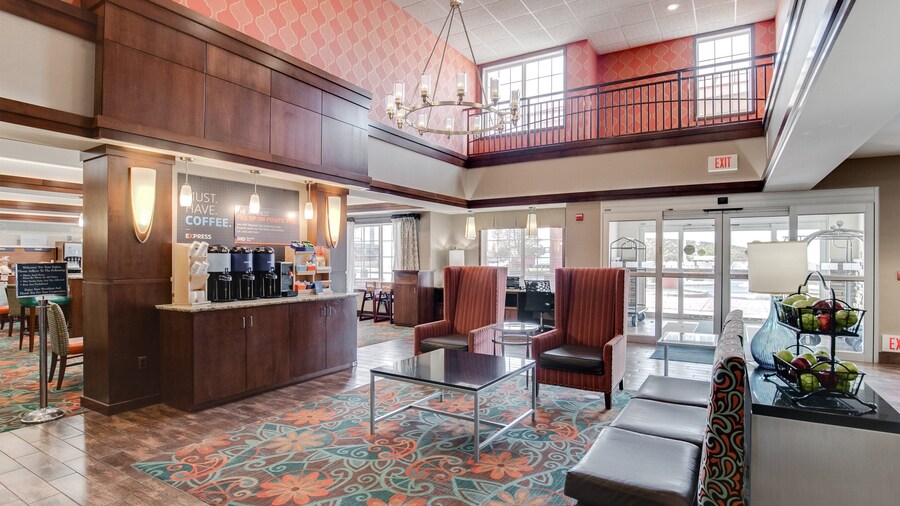 Holiday Inn Express Hotel & Suites St. Cloud by IHG