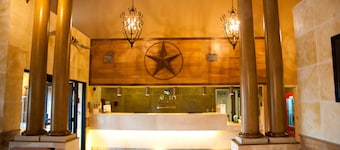 Quality Inn & Suites Airport