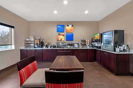 Free daily buffet breakfast . Comfort Inn Oklahoma City South - I-240