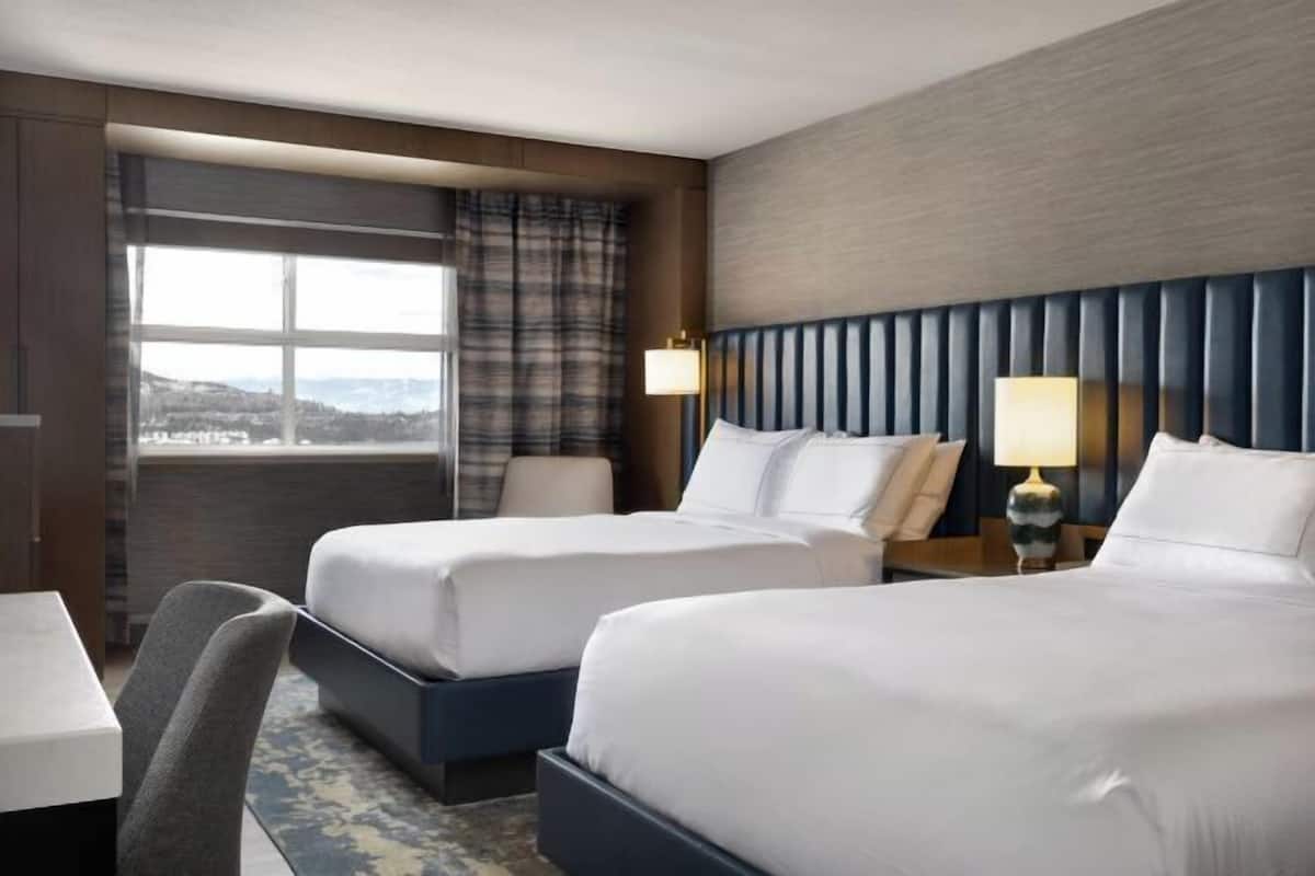 Allergitestade sängkläder, duntäcken och värdeförvaringsskåp på rummet