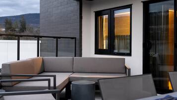 2 Bedroom 2 Bathroom Deluxe Suite | View from room