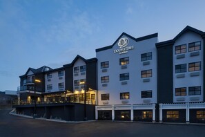 Exterior - DoubleTree by Hilton West Kelowna (West Kelowna)