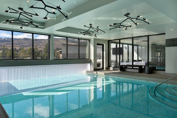 Indoor pool, outdoor pool, open 8:00 AM to 10:00 PM, pool loungers - DoubleTree by Hilton West Kelowna (West Kelowna)