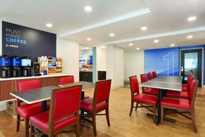 Desayuno buffet incluido todos los días