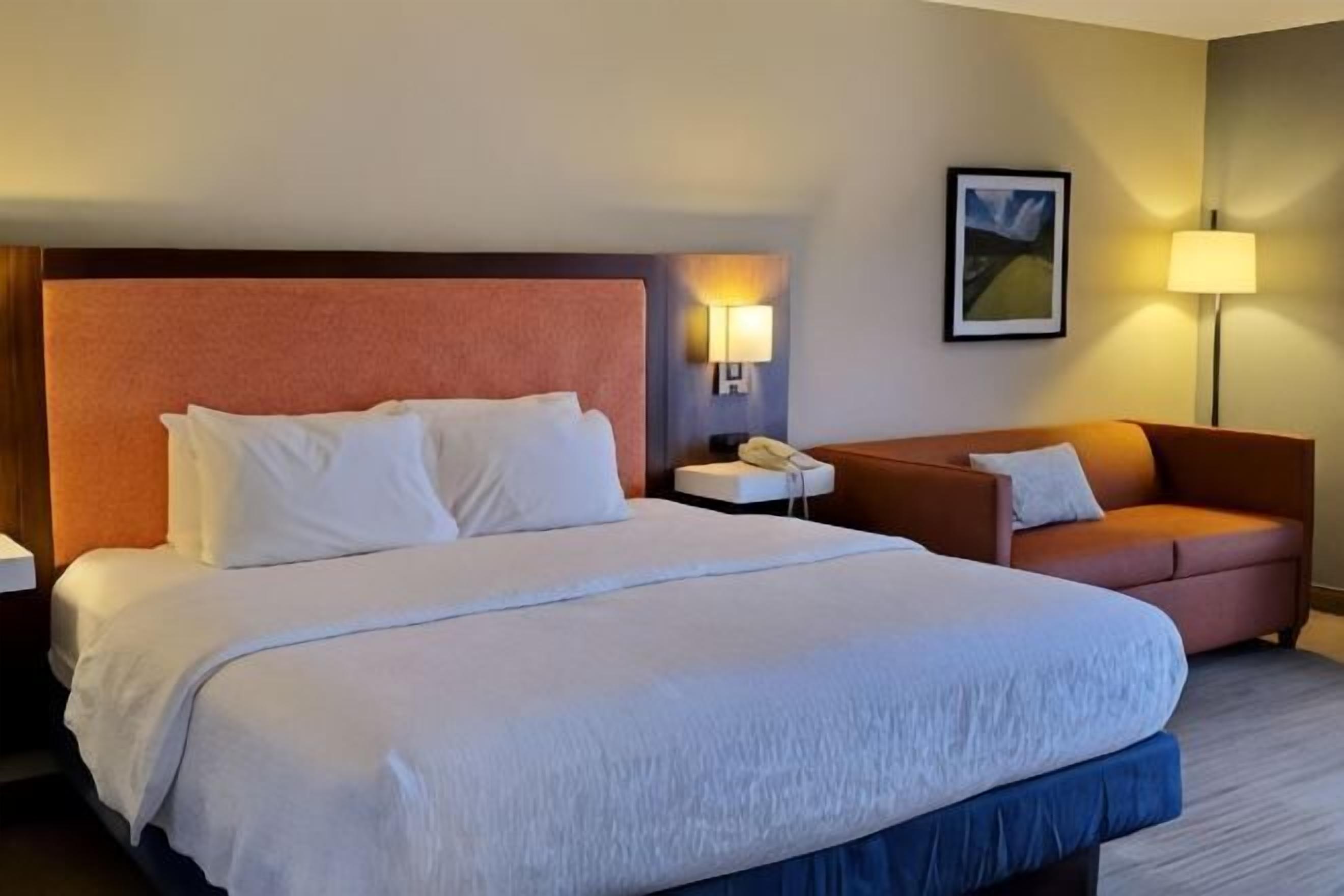 1 Schlafzimmer, Allergikerbettwaren, Zimmersafe, individuell dekoriert