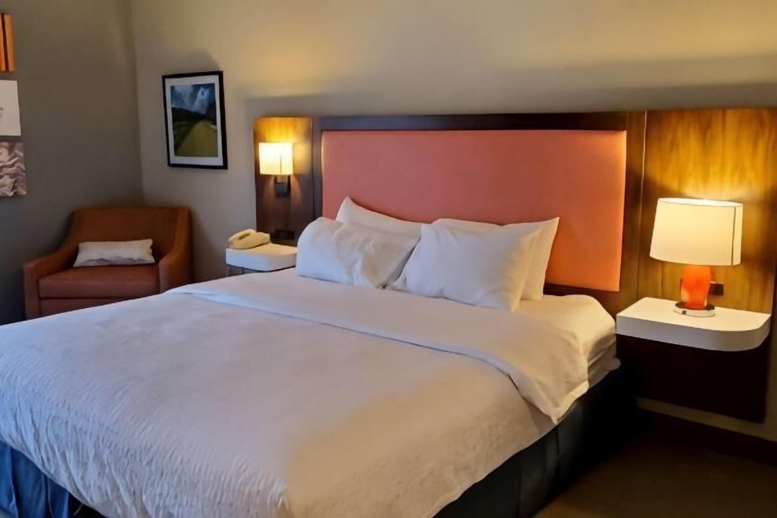 1 Schlafzimmer, Allergikerbettwaren, Zimmersafe, individuell dekoriert