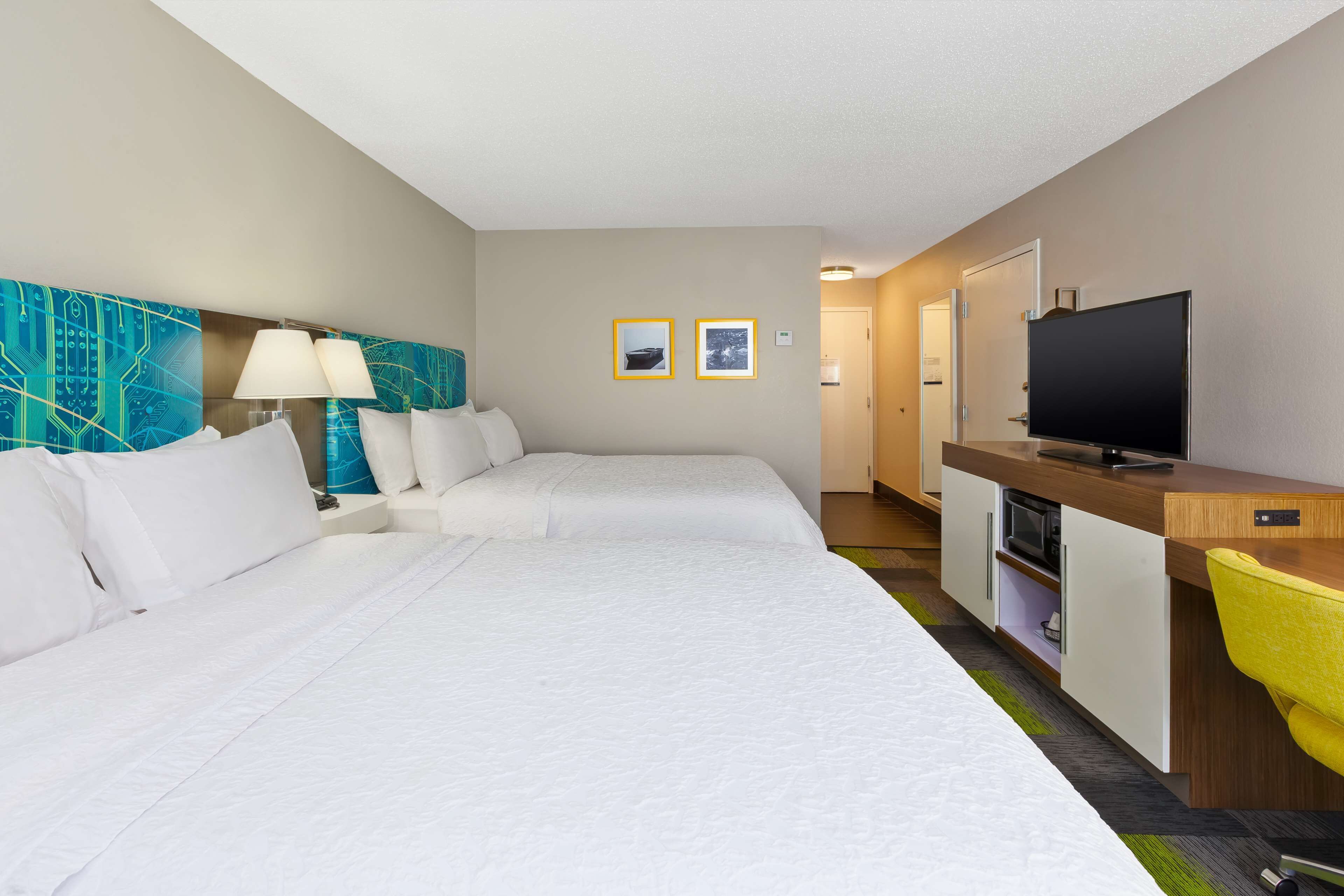 room, accessible, non smoking | iron/ironing board, free cots/infant beds, bed sheets, alarm clocks