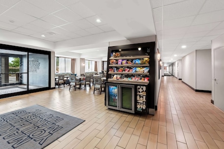Snack bar. Hampton Inn Pennsville