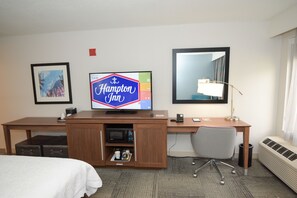 Room, 1 King Bed, Non Smoking | Premium bedding, down duvets, pillow-top beds, desk - Hampton Inn Lakeland (Lakeland)