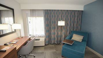 Room, 1 King Bed, Non Smoking | Premium bedding, down comforters, pillowtop beds, desk