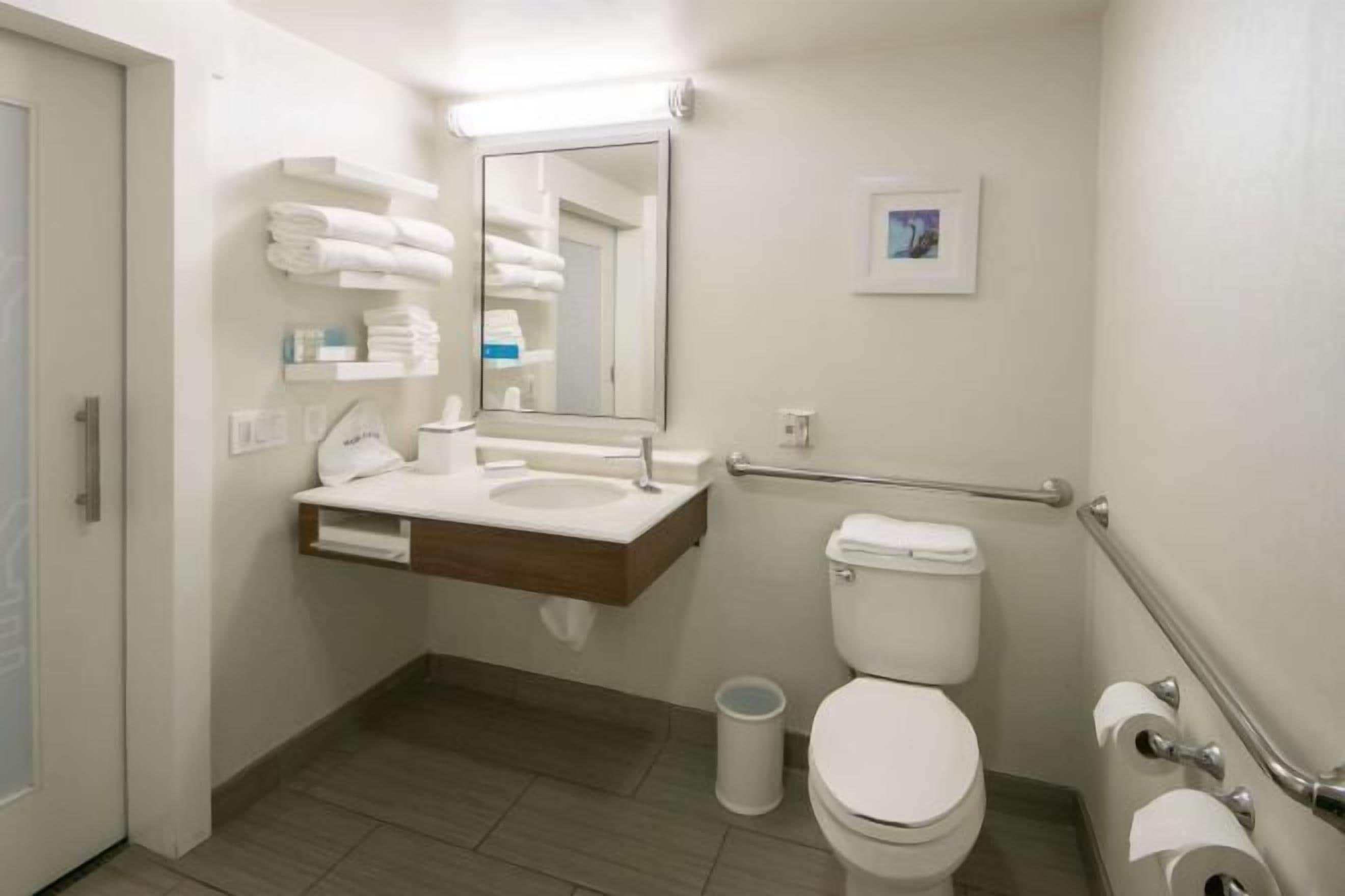 Baño | Regadera con hidromasaje y amenidades de baño gratuitas 