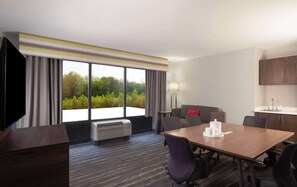 Suite Exécutive, 1 très grand lit, non-fumeur | Coin séjour