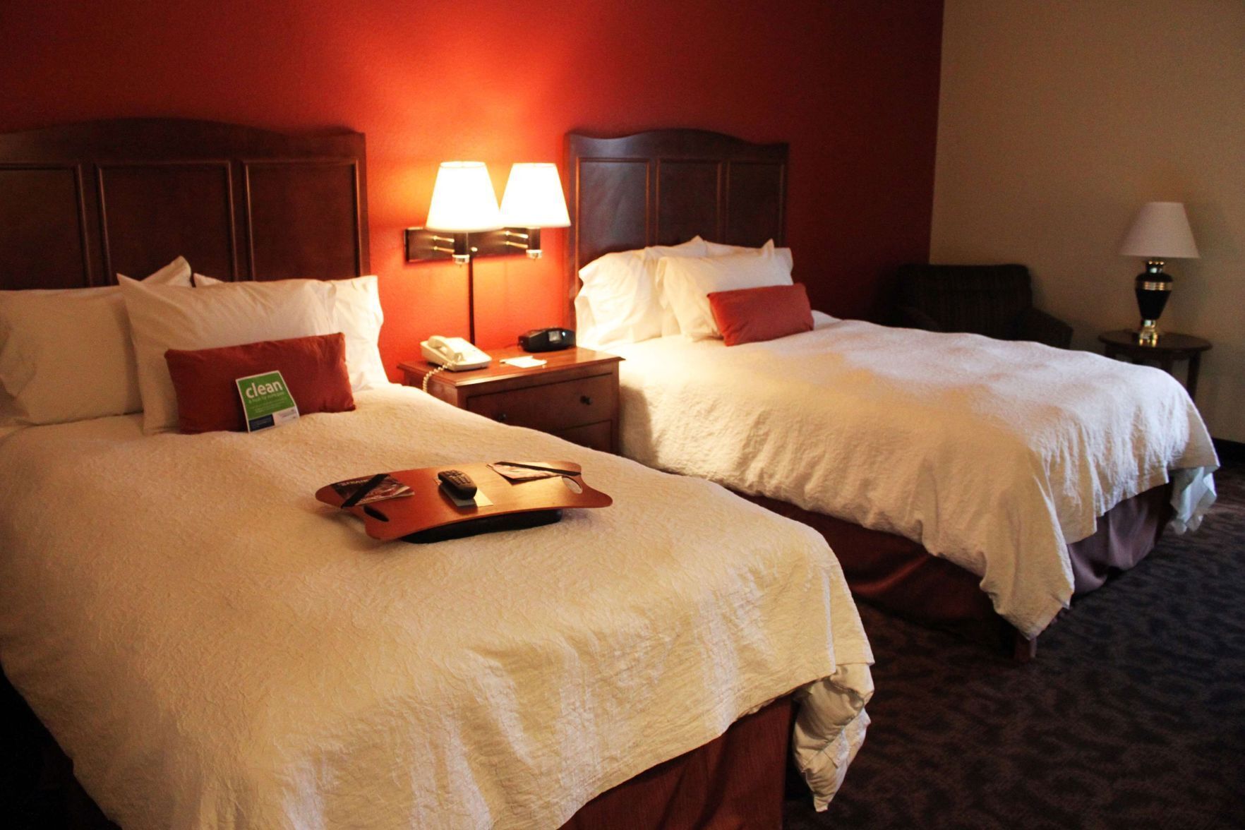Premium bedding, in-room safe, blackout curtains, free cots/infant beds