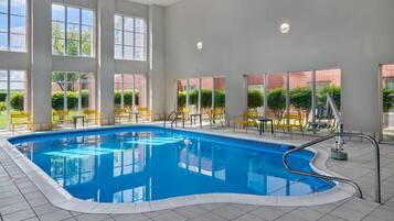Una piscina cubierta