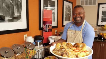 Free daily continental breakfast