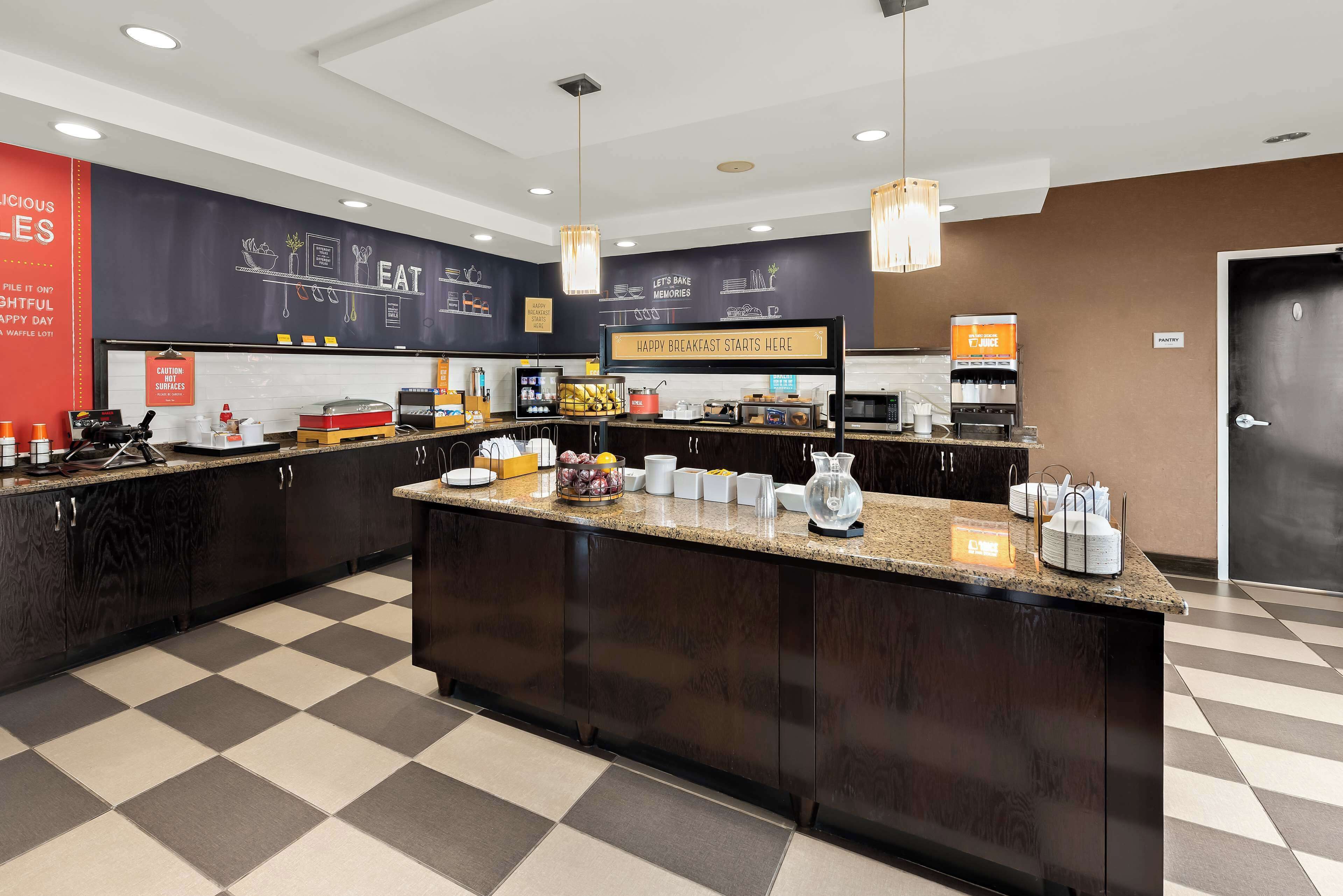 إفطار مجاني يوميًا