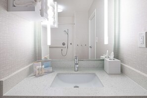 Room, 1 King Bed, Accessible, Non Smoking | Bathroom shower - Hampton Inn Richmond-Midlothian Turnpike (Richmond)