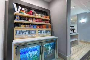 Snack bar - Hampton Inn Richmond-Midlothian Turnpike (Richmond)