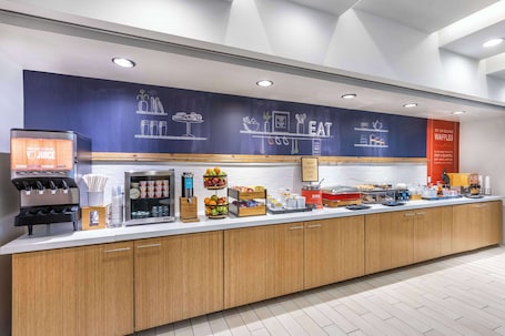 Free daily continental breakfast