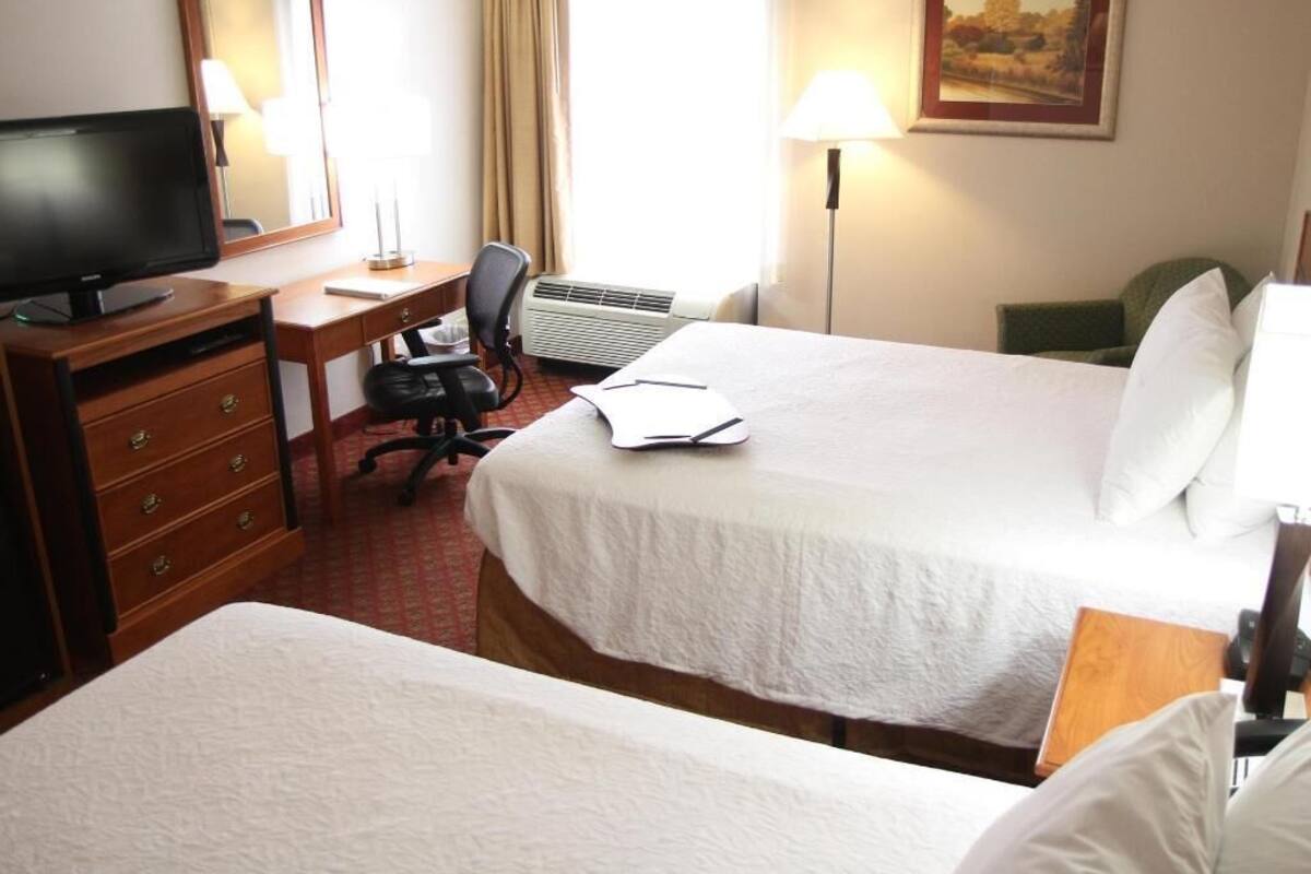 Työpöytä, silitysrauta/-lauta, lisävuoteet, ilmainen Wi-Fi