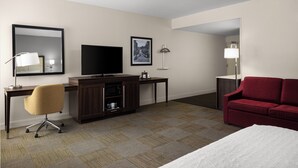 Studio Suite, 1 giường cỡ king, tủ lạnh & lò vi sóng (Wet Bar) | Bộ đồ giường kháng dị ứng, bàn, khu vực làm việc phù hợp cho laptop 