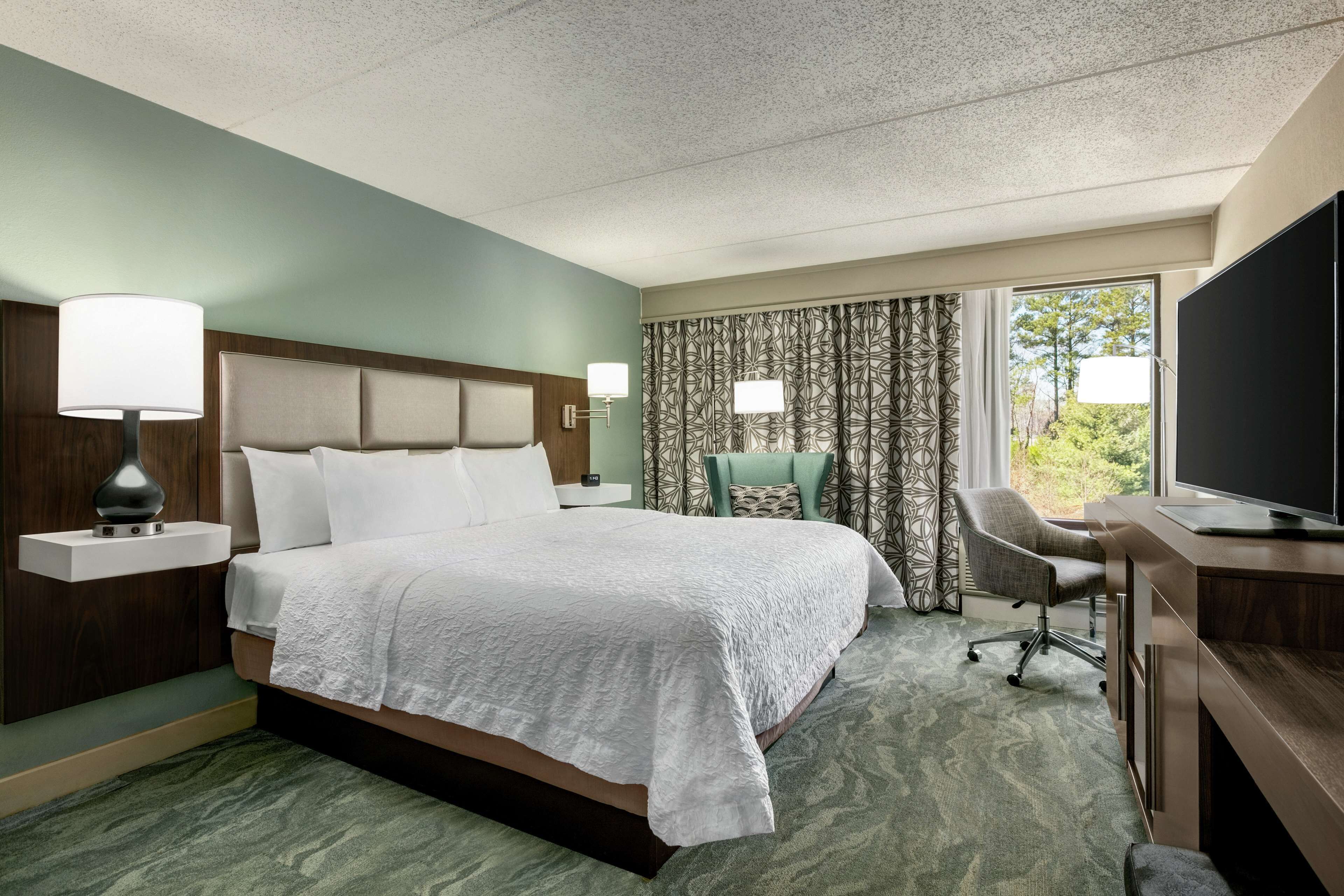 premium bedding, tempur-pedic beds, in-room safe, desk